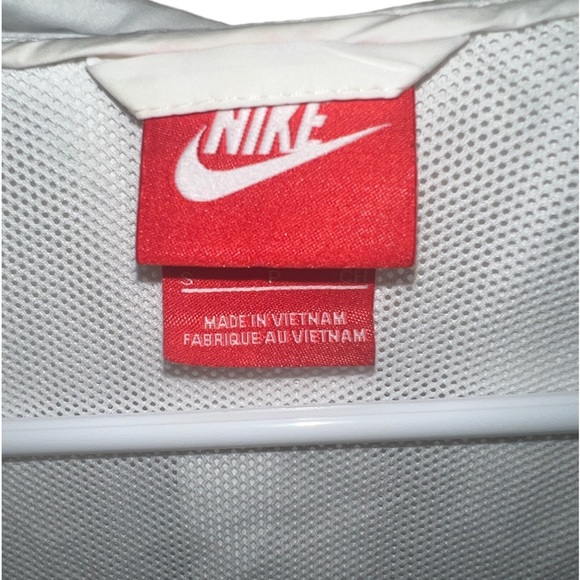 NIKE Windrunner woman’s grey and white windbreaker - Picture 4 of 6